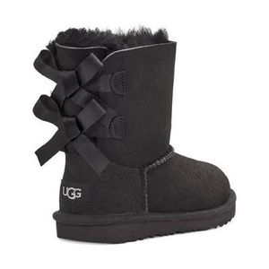 Black Bailey bow UGGS